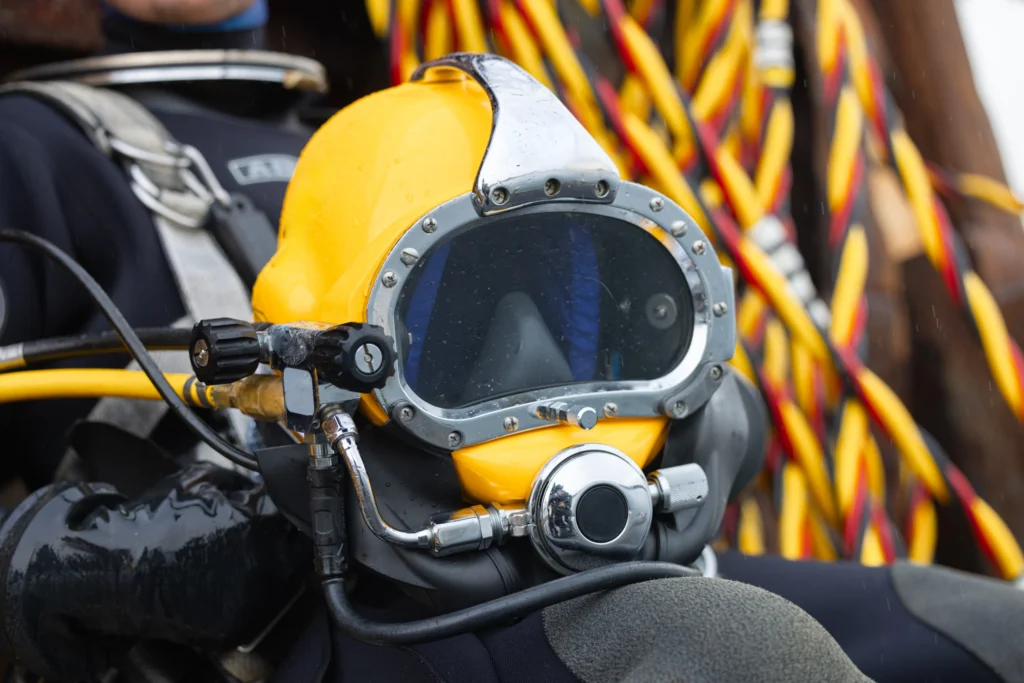 Casco de soldador submarino